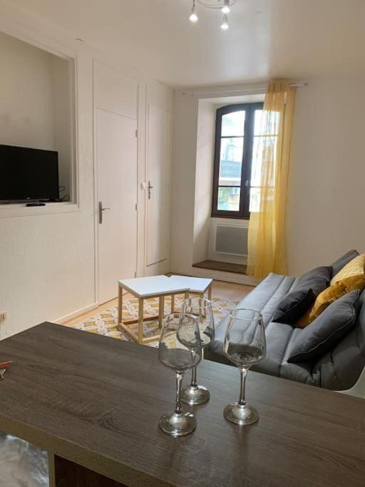 Aubenas : Beau Studio, Proche Du Chateau Zewnętrze zdjęcie